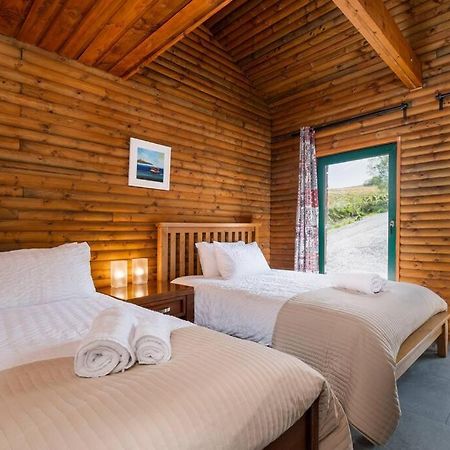 Heather Lodge With Sea And Mountain Views Leenaun Extérieur photo