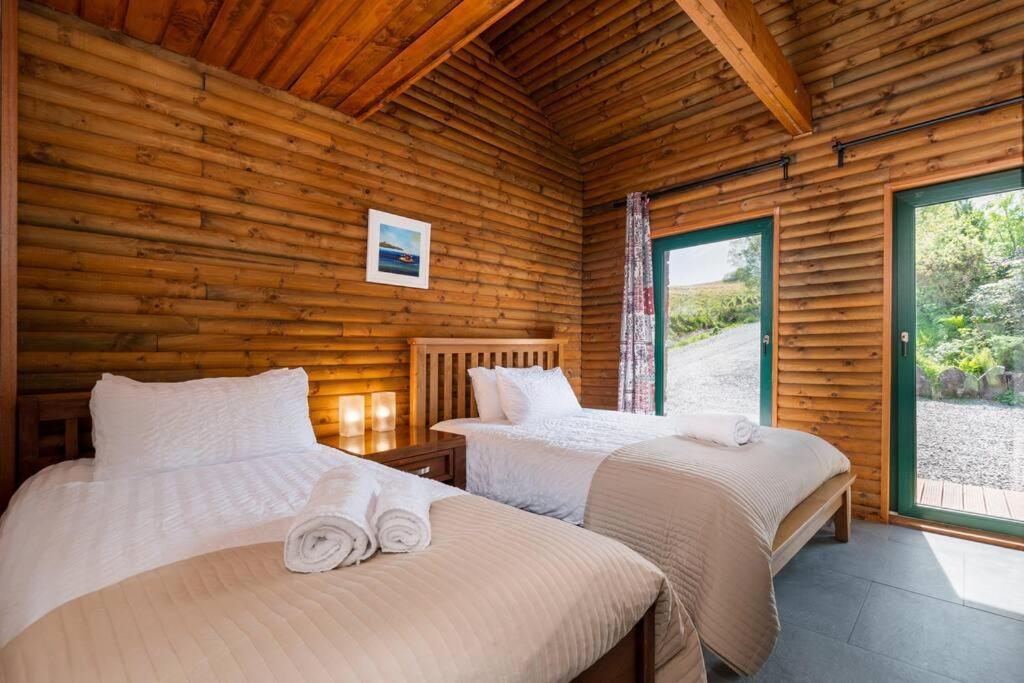 Heather Lodge With Sea And Mountain Views Leenaun Extérieur photo