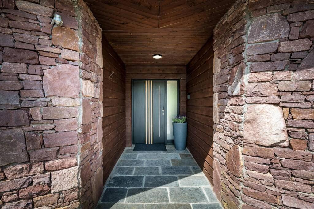 Heather Lodge With Sea And Mountain Views Leenaun Extérieur photo